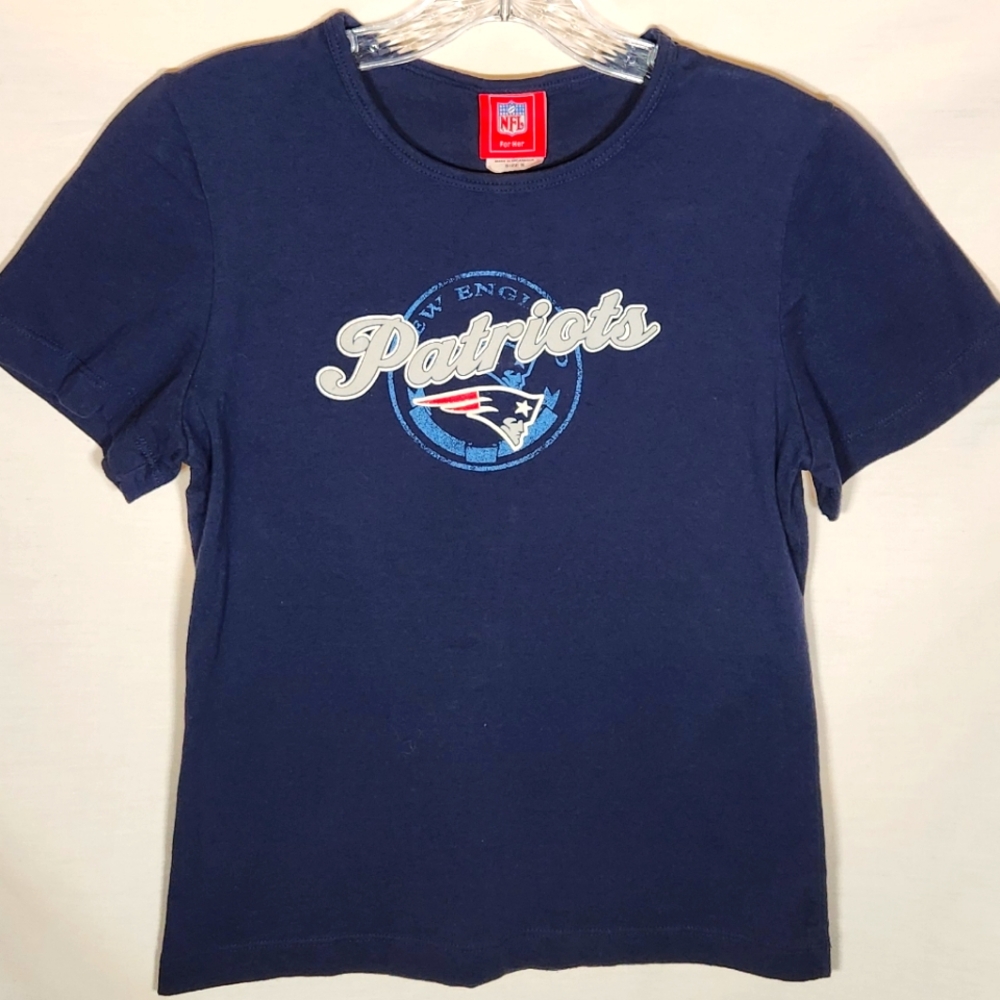 NFL Team Apparel- New England Patriots Women’s T-Shirt – Size Small